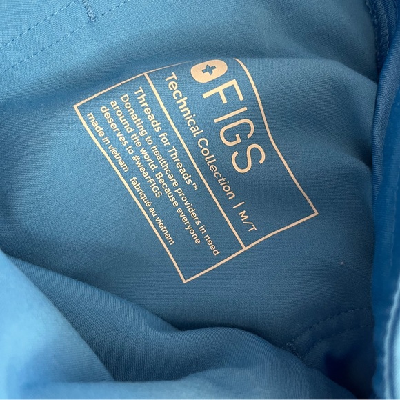 FIGS CAPRI BLUE PANTS/TOP SET - Picture 9 of 10